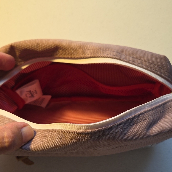 Herschel Supply Company Toiletry Bag. Dusty Rose color. NWOT. - Picture 7 of 11